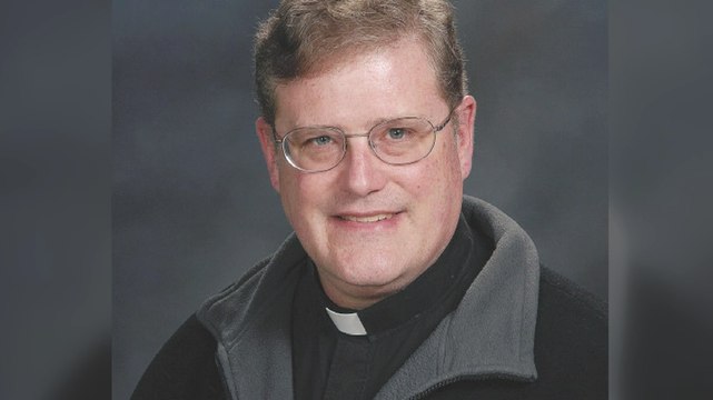 Priest steps down after revealing he was a Ku Klux Klan member decades ago