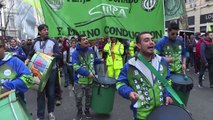 Centrales obreras marchan y planean huelga general en Argentina
