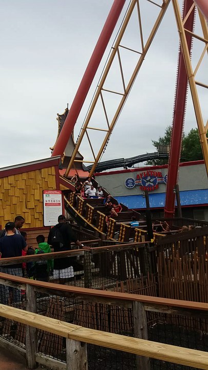 sixflagsh