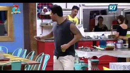 Thiago zoa Ana Pula 28.09.15 ~que debaixo do edredom