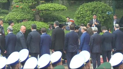 Başbakan Yıldırım, Vietnam'da Resmi Törenle Karşılandı