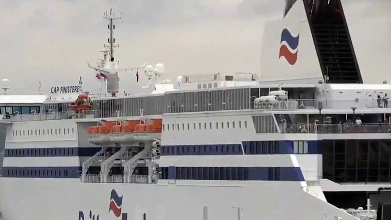 HMS Queen Elizabeth royal 5