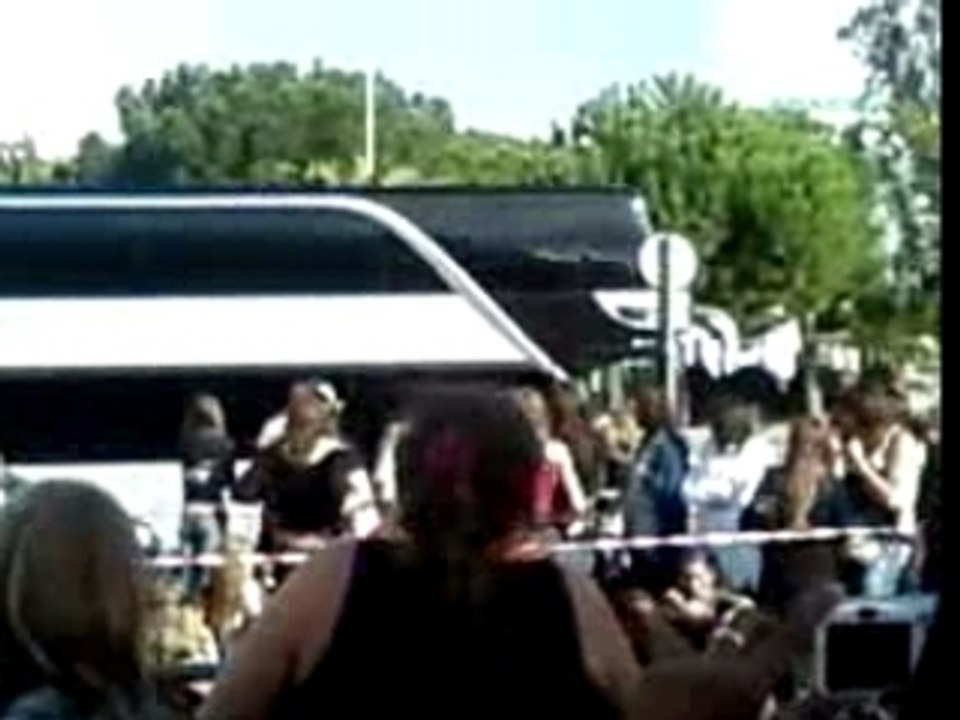 Passage du bus des Tokio Hotel