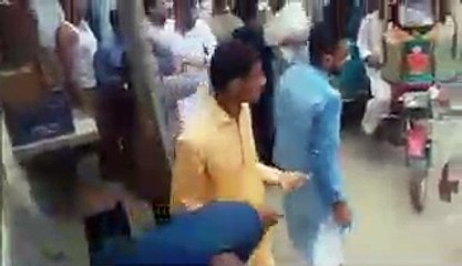 Stage Actress Kashish Chaudhry Per Tashadud...