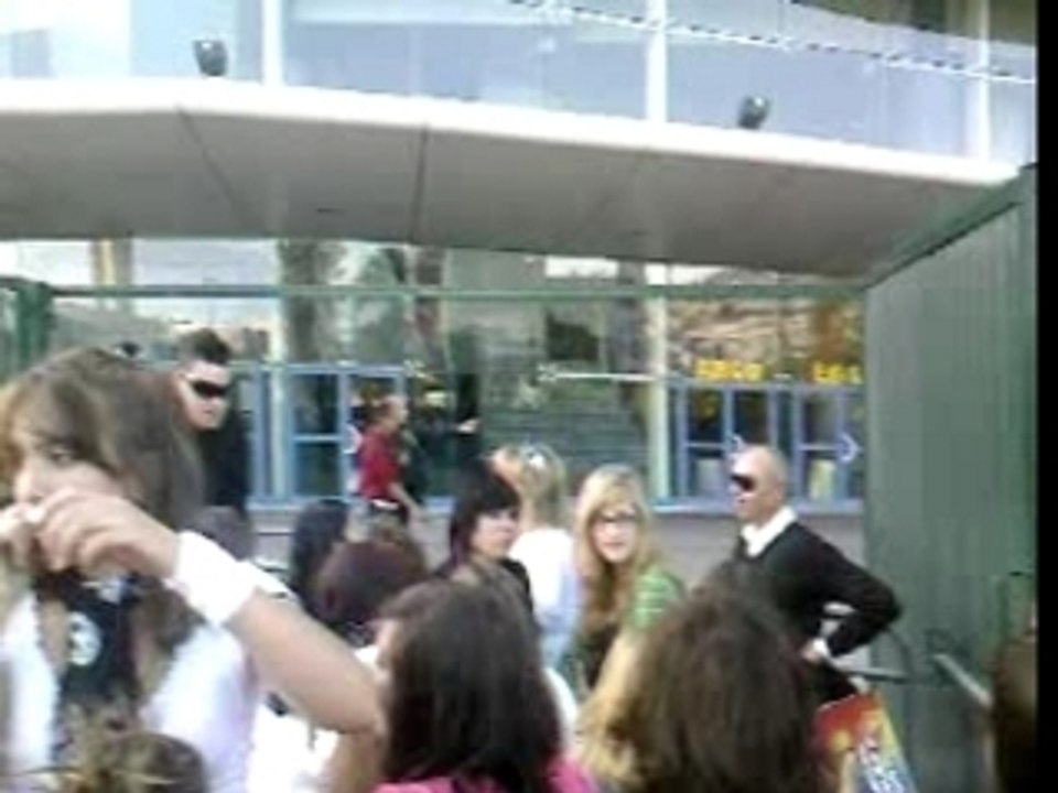 Attente devant le Palais Nikaia