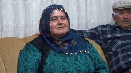 Milli Güreşçi Kayaalp'in Zaferine Ailesi de Televizyon Başında Ortak Oldu