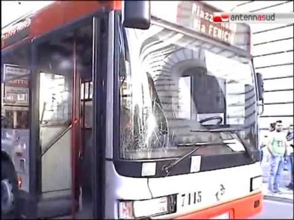 TG 18.10.12 Bari: 24enne investita da autobus, è grave