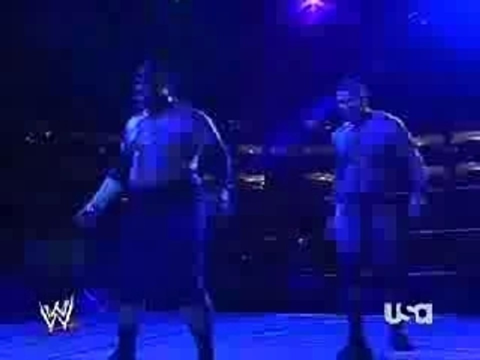 Triple H vs Randy Orton & Umaga RAW 10/29/07