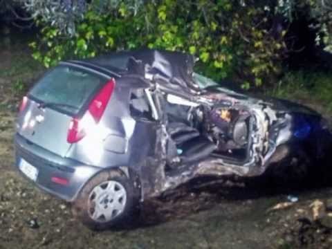 TG 22.11.12 Tragedia sulle strade del Brindisino, morte due donne di 21 anni