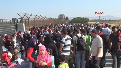 Kilis Suriyelilerin Sınır Kapısındaki Bayram Geçişinde İzdiham