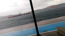 Gemi Taşıyan Gemi İstanbul Boğazı'ndan Böyle Geçti