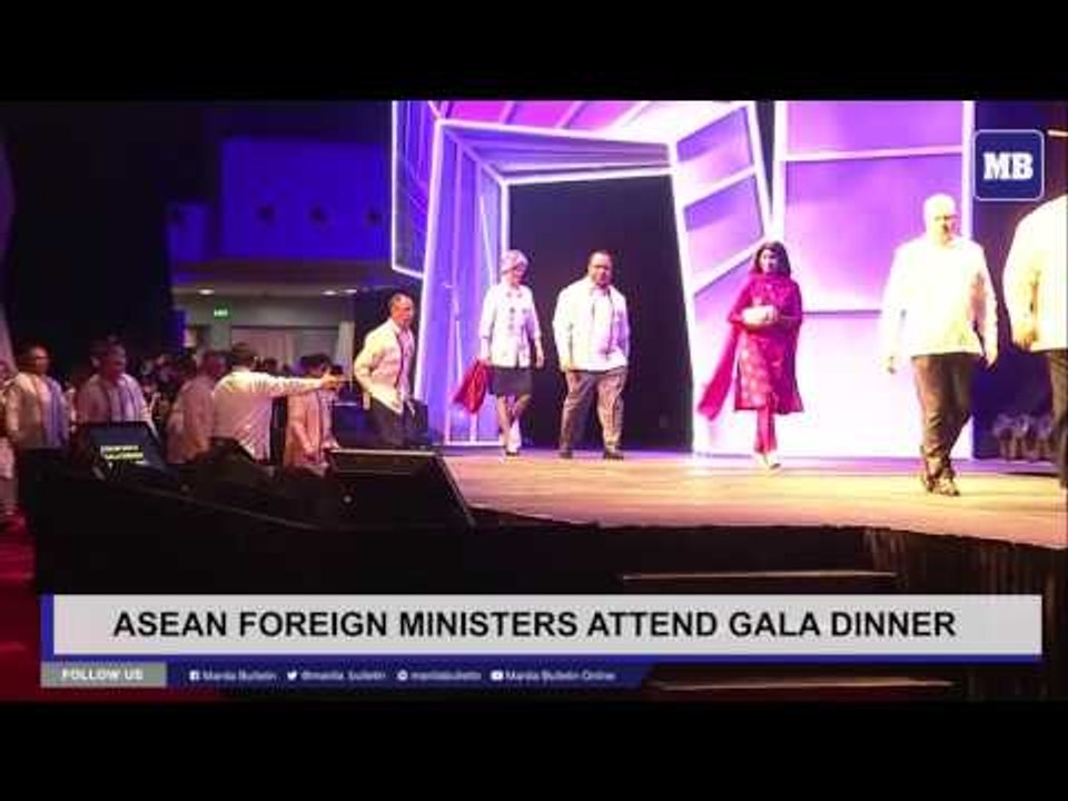 ASEAN foreign ministers attend gala dinner