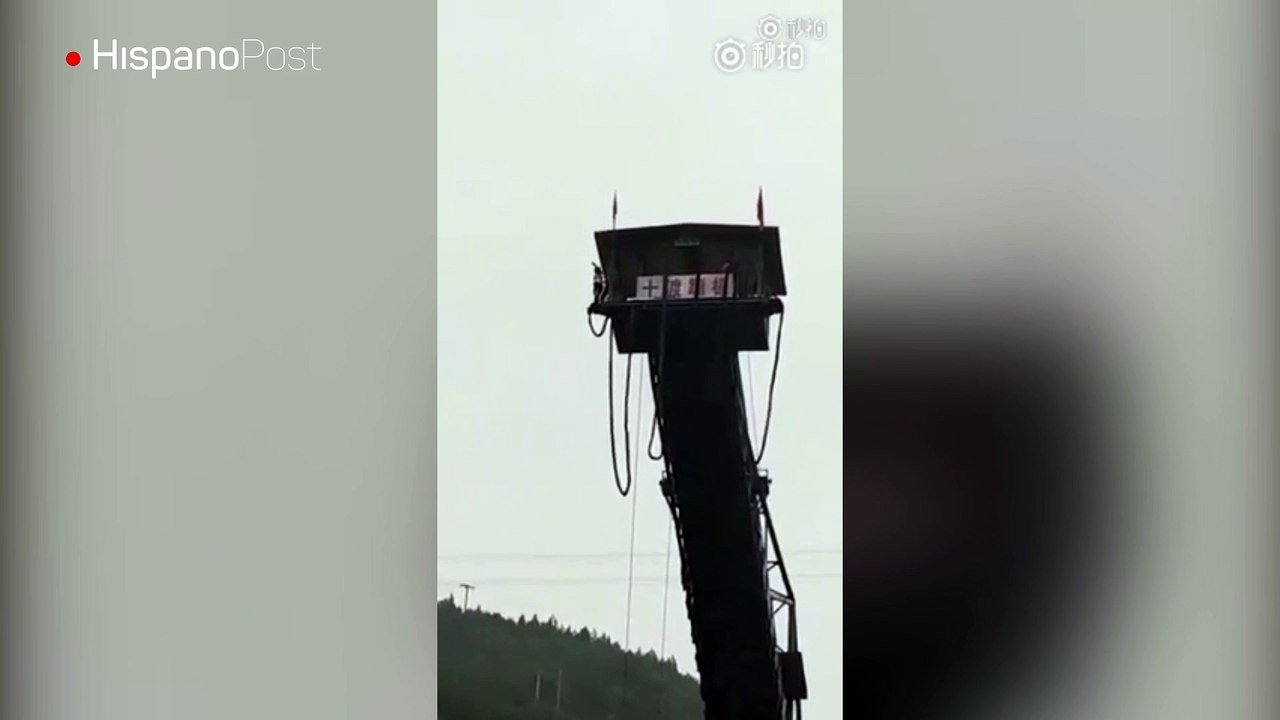 Son élastique se casse pendant le saut et elle fait une chute de 20 m