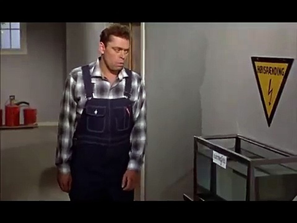 Funniest scene from the movie Reptilicus-Electric eel scene.
