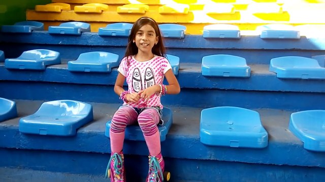 Santa me regala los Patines de SOY LUNA! Majo Fashion & Juguetes