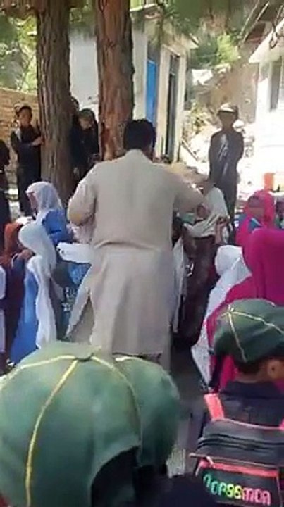 The Farewell of a Great Teacher Turned into Sad Memory