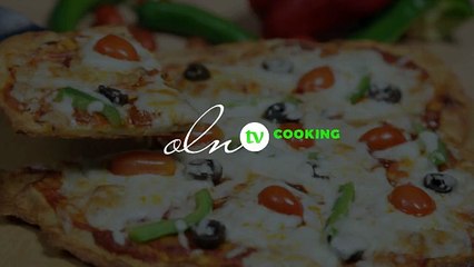 تعلمي بالفيديو كيف تصنعين عجينة بيتزا قليلة الدسم