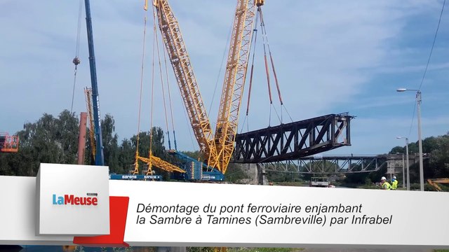 Démontage du pont ferroviaire enjambant la Sambre à Tamines (Sambreville) par Infrabel.