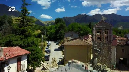 Um ano após terremoto, drone da DW mostra como está Amatrice, na Itália