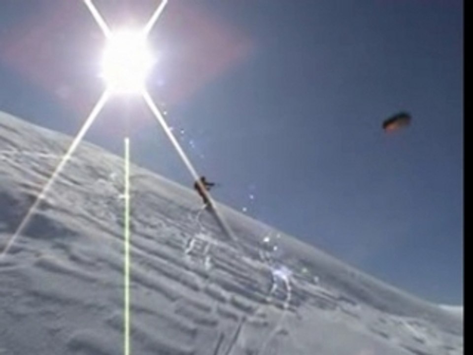 2007_03_Floating_over_snow