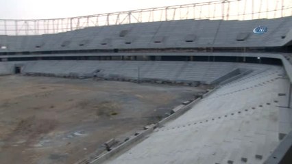 Bakan Çelik'ten "Hasta Olmaya Özendiren Bir Hastane" Esprisi