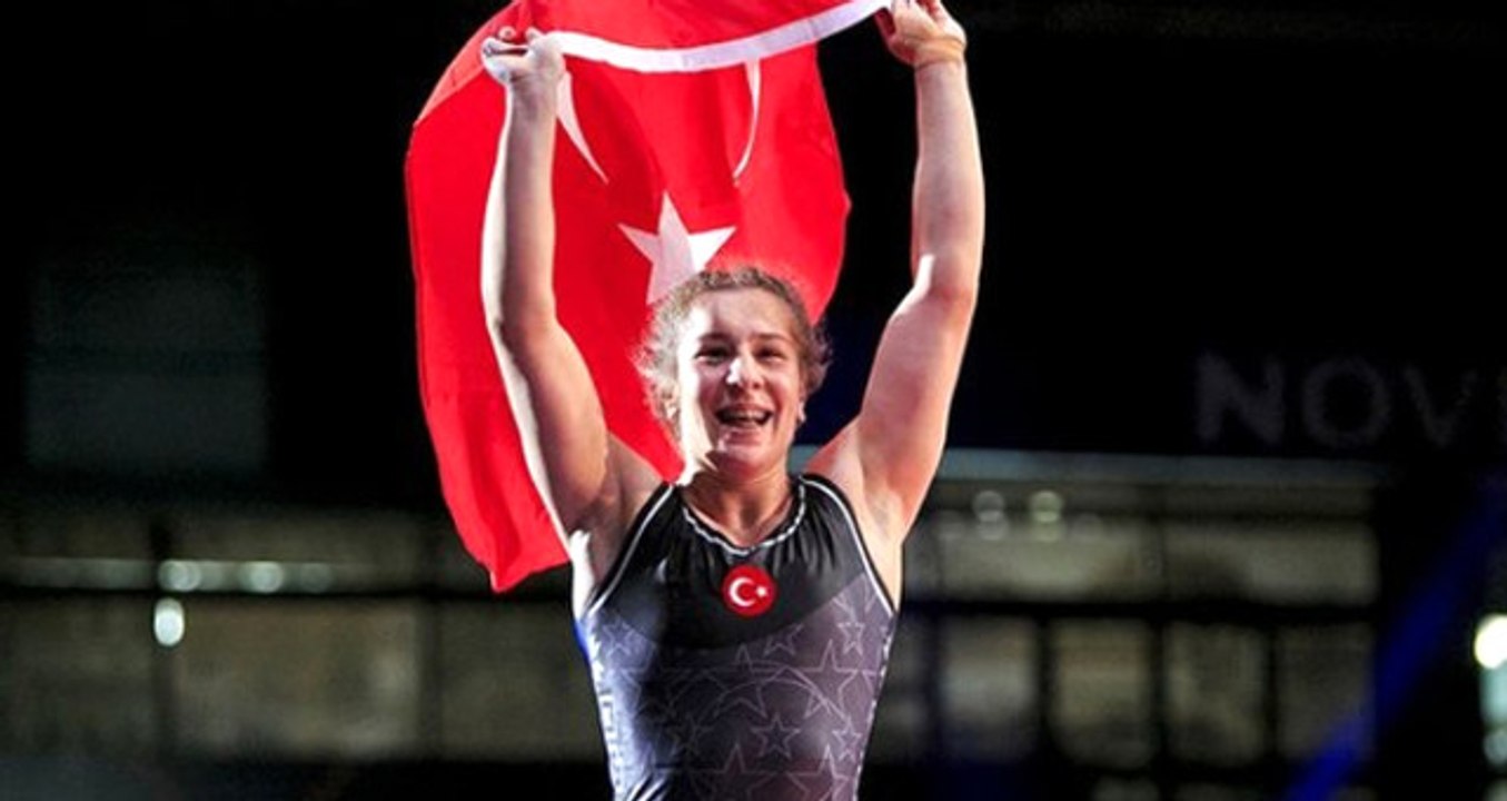 Dünya Güreş Şampiyonası'nda Yasemin Adar, Altın Madalya Kazandı
