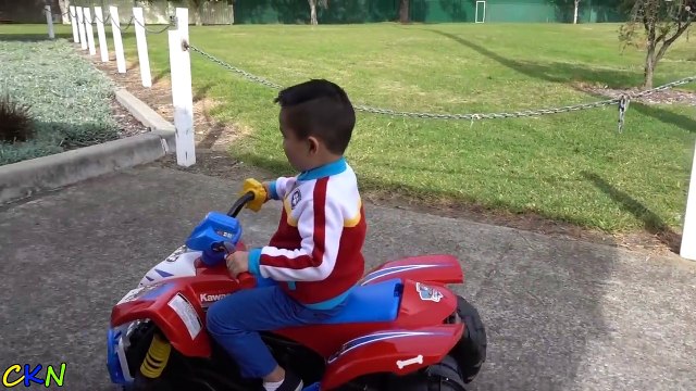 Batterie voiture électrique et enfants sur patrouille patte Propulsé balade jouets déballage avec 12v ryder ckn