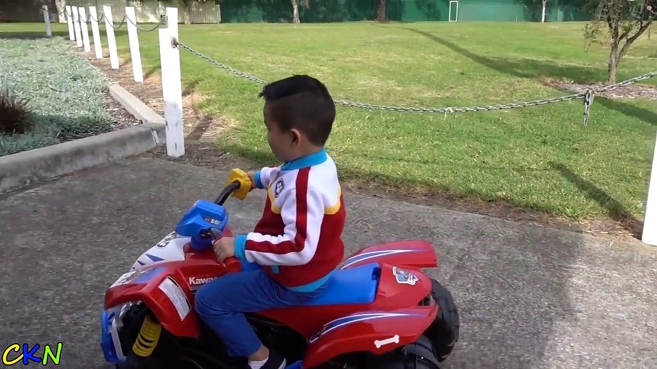 Batterie voiture électrique et enfants sur patrouille patte Propulsé balade jouets déballage avec 12v ryder ckn