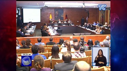 Se analiza el alza de pasajes en Quito