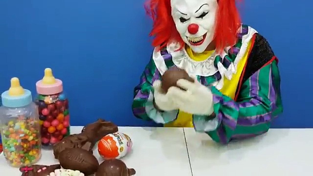 ★Nerf War Scary Killer Clown Attacks