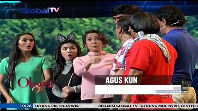 Para Pemain Dunia Terbalik Berakting Teatrikal