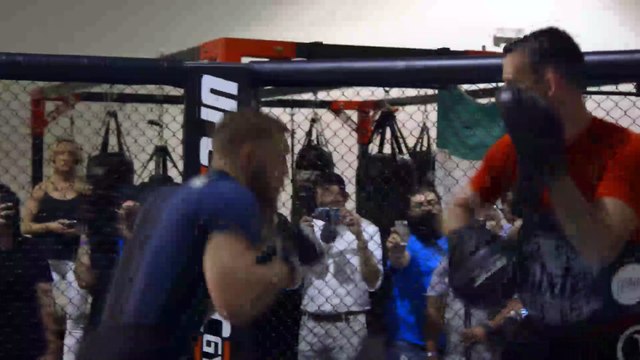 Latihan Keras Conor McGregor Jelang Lawan Mayweather