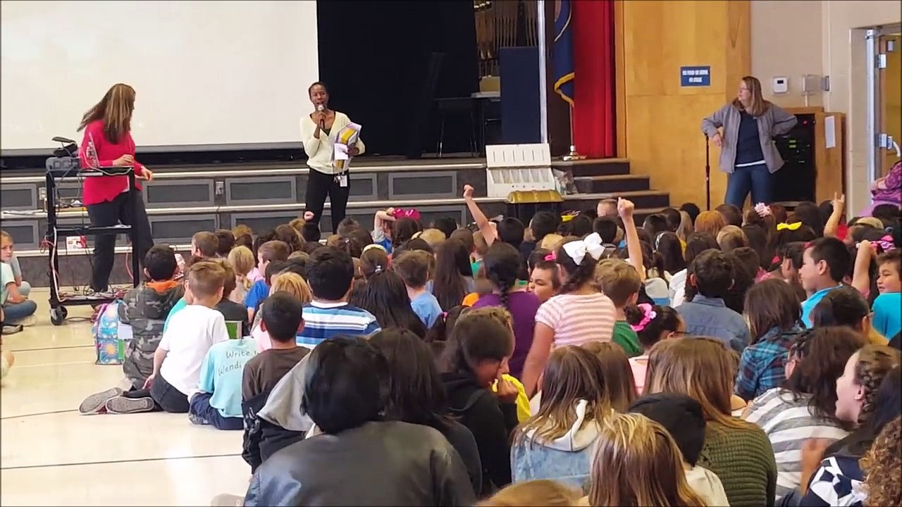 Little Girl Temper Tantrum During School Assembly Cus She Didnt Win Free Scooter