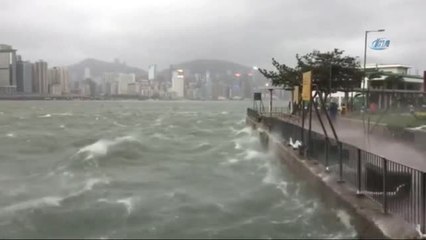 Hong Kong'da Ölü Sayısı 12'ye Yükseldi