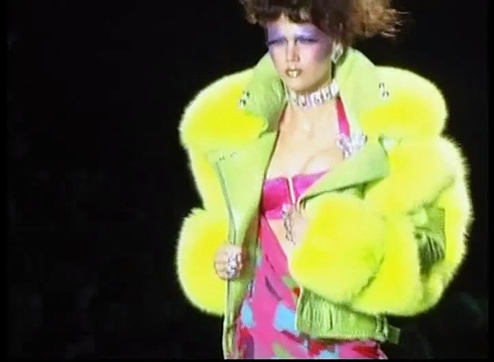 Watch Fashion Show New Ramp Collection