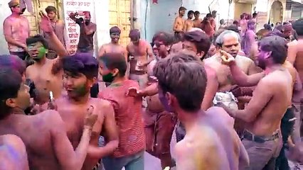 Most Viral Indian Holi Video 'कपडा फाड़ होली' - kapda faad holi festival .