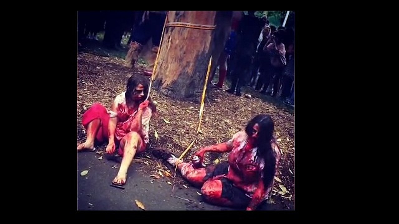 Undead flood odf sydney for annual Zombie walk