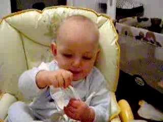 Evan 11 mois ... babille!