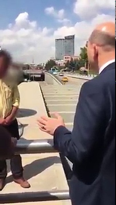 BAKAN SOYLU İNTİHAR GİRŞİMİNDE BULUNAN GENCİ İKNA ETTİ