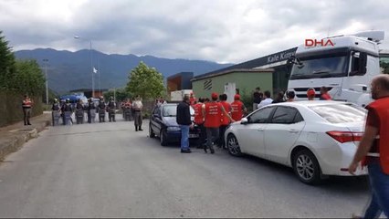 Düzce'de Grev Yapan İşçilere Gözaltı