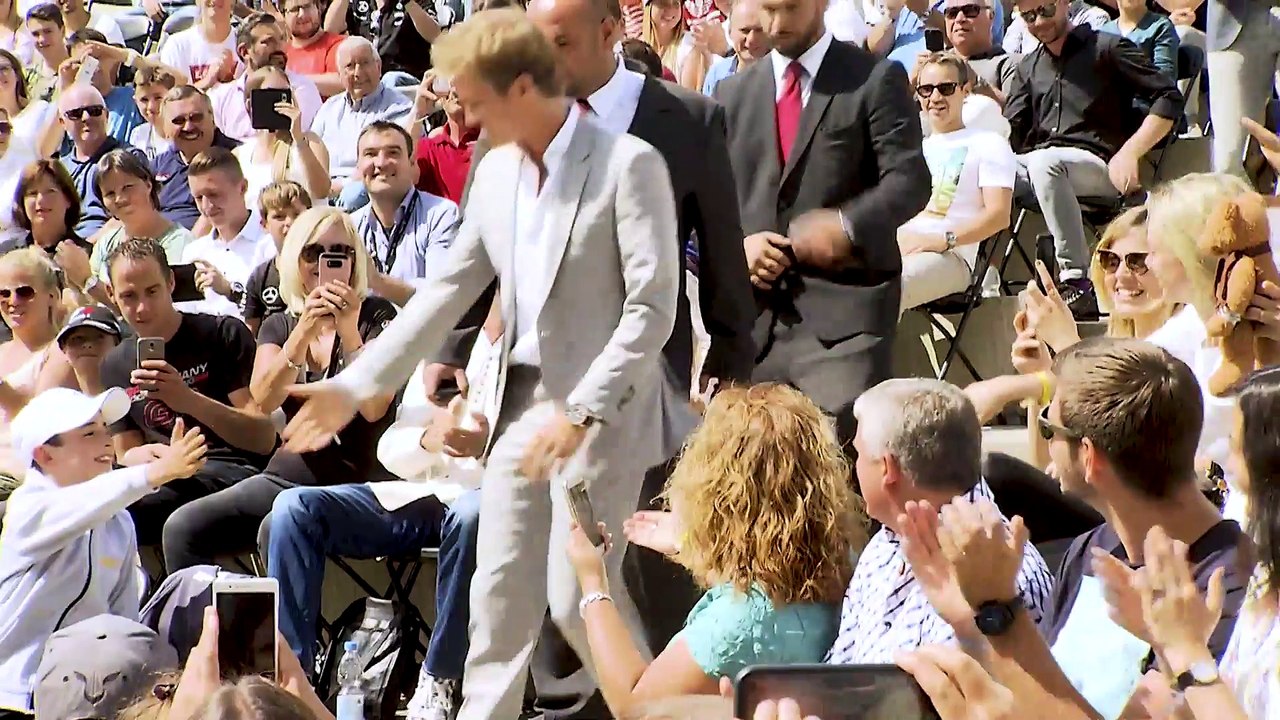 Formel 1 - Weltmeister Nico Rosberg gibt seinen Boliden ab!