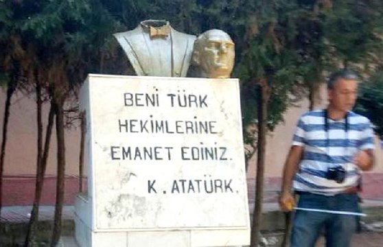Anamur'da Atatürk Büstüne Çirkin Saldırı