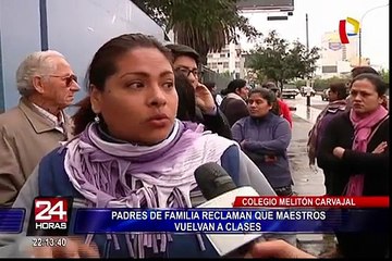 Huelguistas protestan contra docentes que reanudaron clases en colegio de Lince