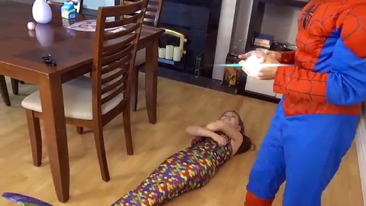 Y bebé mala pato hada congelado chica bromista hombre araña en elsa