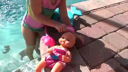 Dix et des balles cri poupées fête pipi piscine cracher la natation toilette jouets Lol surprise surprise