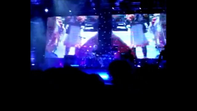 Muse - Invincible, Melbourne Festival Hall, 01/31/2007