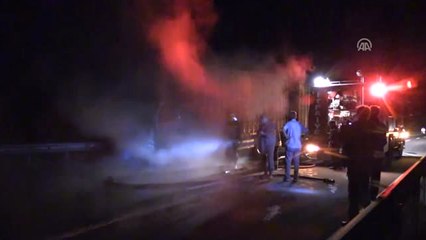 Yanan Kamyondaki Tavuklar Telef Oldu - Bolu