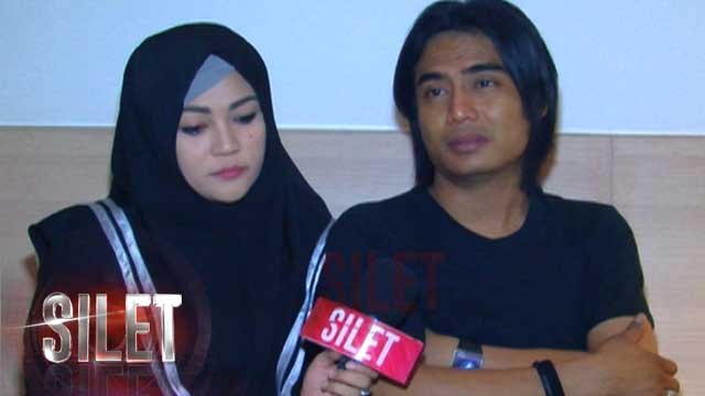 Persiapan Regina Istri Charly Sebelum Pergi Umroh - Silet 25 Agustus 2017