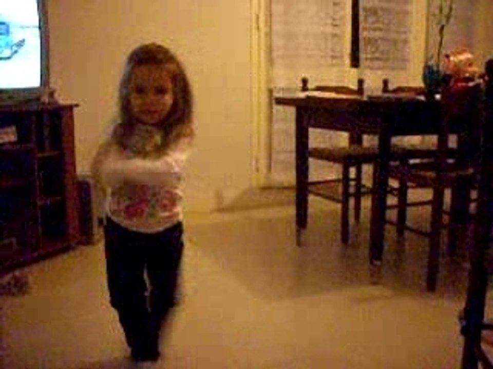 cylia 4 ans danse la tecktonik
