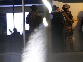 Sinir Krizi Geçirip Etrafa Rastgele Ateş Açtı